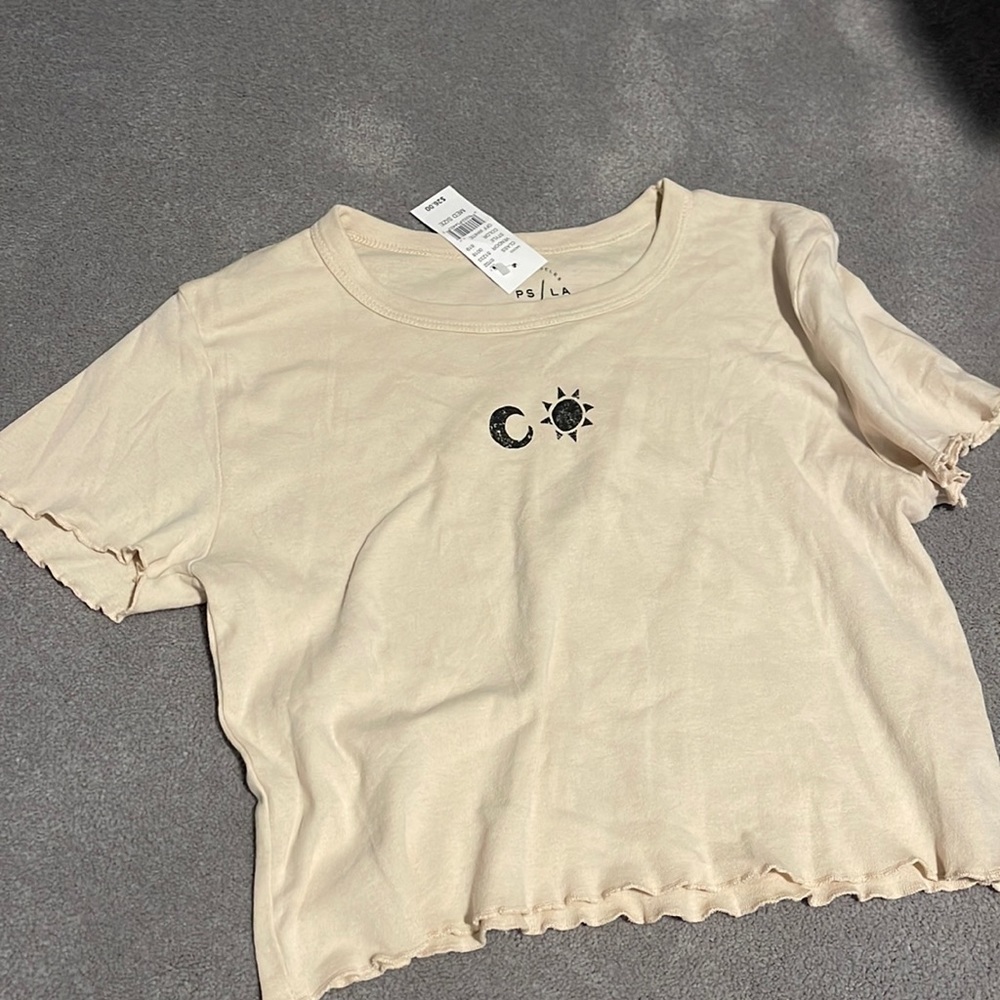 never worn cropped baby tee from pacsun